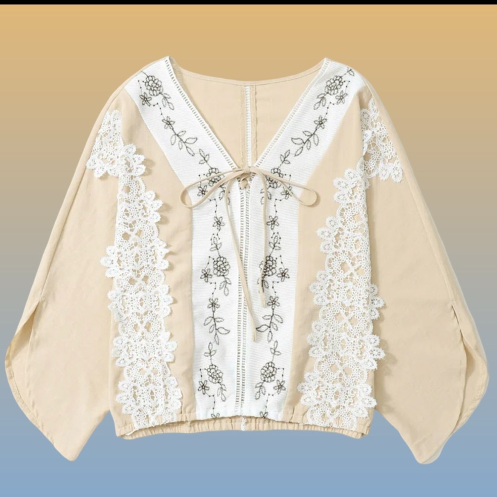 NWT! Lemon Love (Boutique). PLUS SIZE 2XL GOLDEN EMBROIDERED TOP, SLIT SLEEVES.